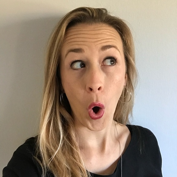 Meet your Posher, Alicia - Picture 2 of 2